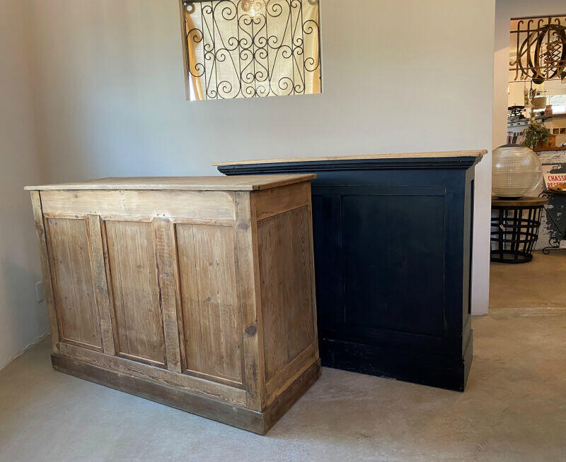 Vintage wood shop counter の画像