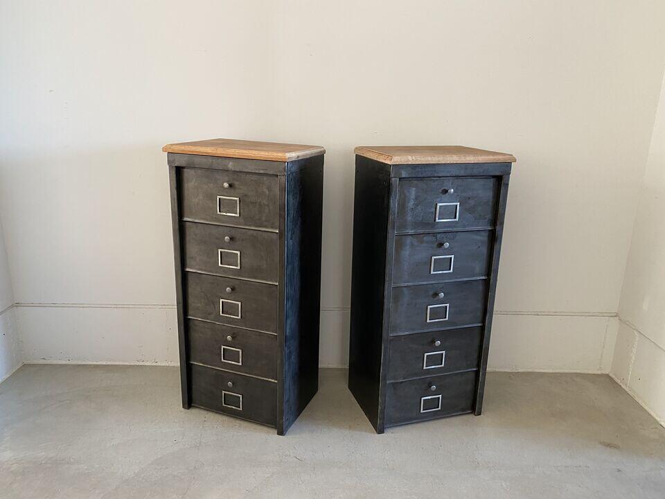 Metal cabinetsの画像